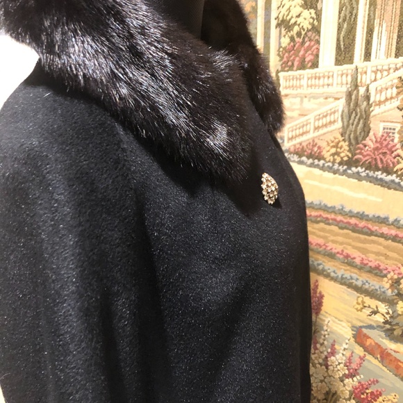 Vintage Wool & Fur Coat Beautiful Perfect - Picture 8 of 11